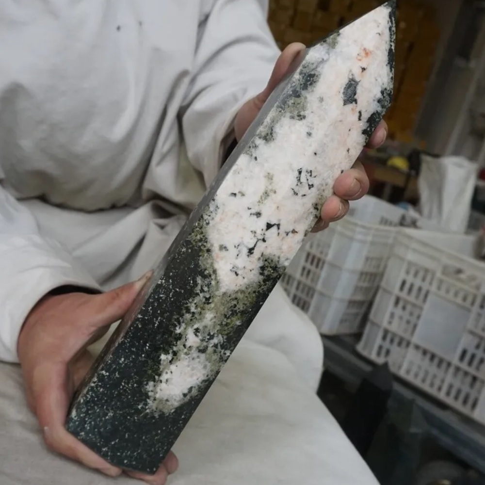 Wow!  Large Black tourmaline towers - Picture 3 of 13